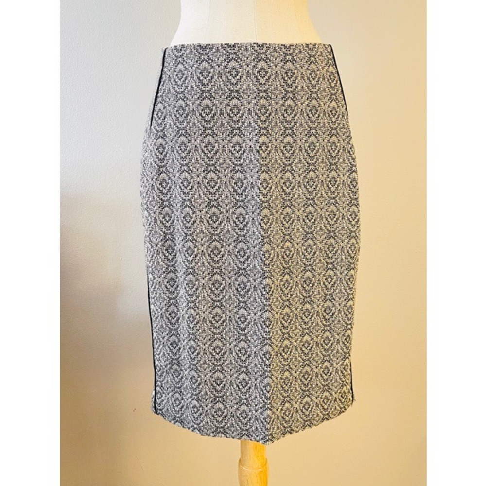 THE LIMITED Black/White Abstract Pencil Skirt w/ Vertical Piping Size 2